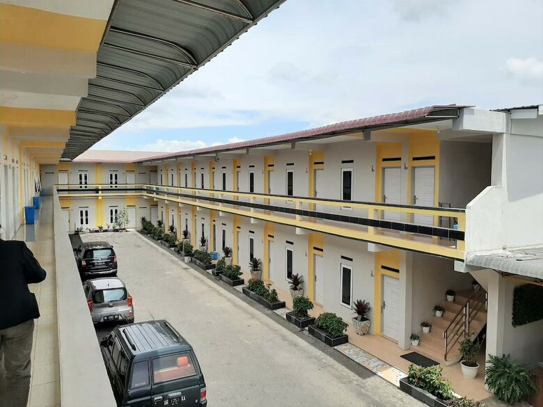 Oyo 1698 Hotel Juma Eluk