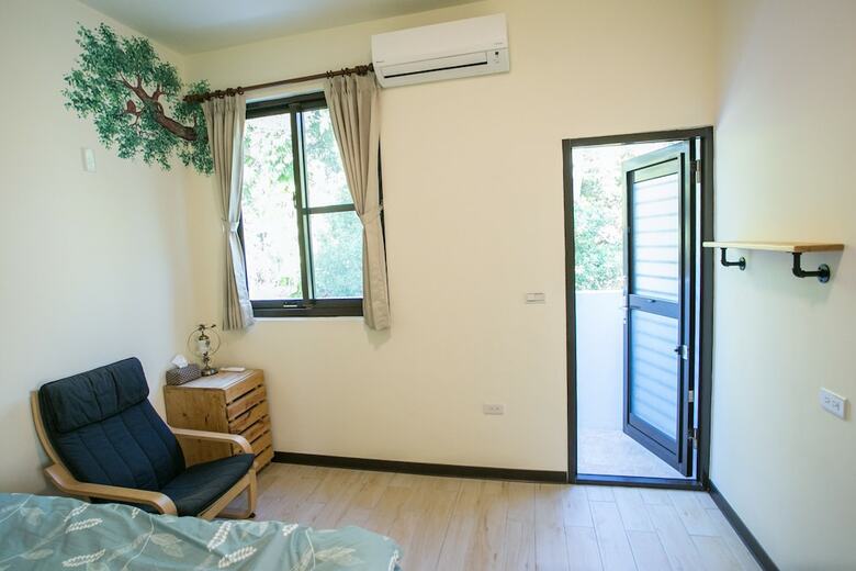 Hotel Tree House Caf� & Homestay