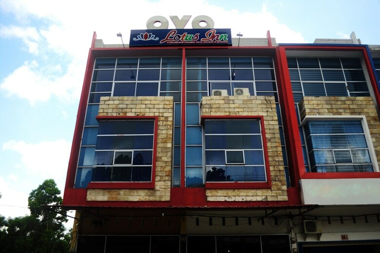 Hotel Oyo 1192 Lotus Inn