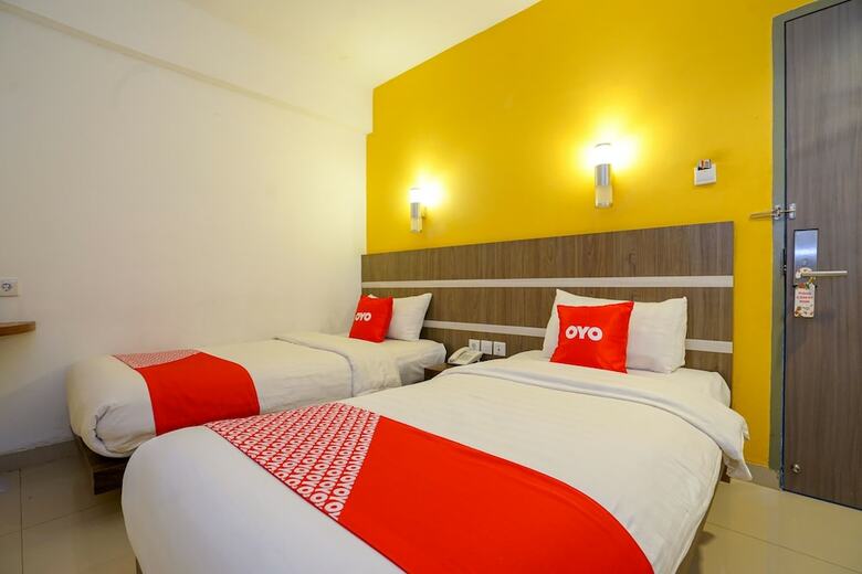 Hostal Oyo 1727 Hotel 929