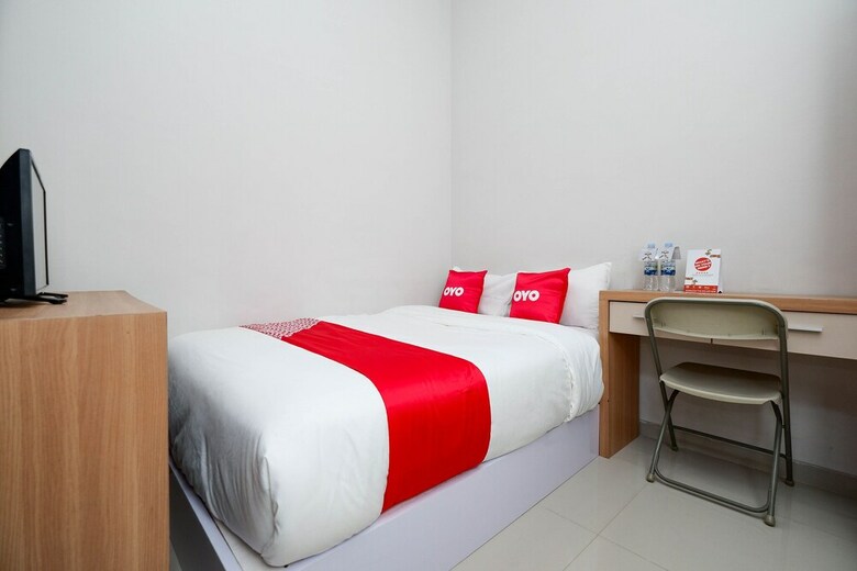 Hostal Oyo 1523 Erna's House Solo
