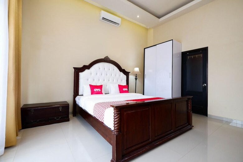 Hostal Oyo 1523 Erna's House Solo