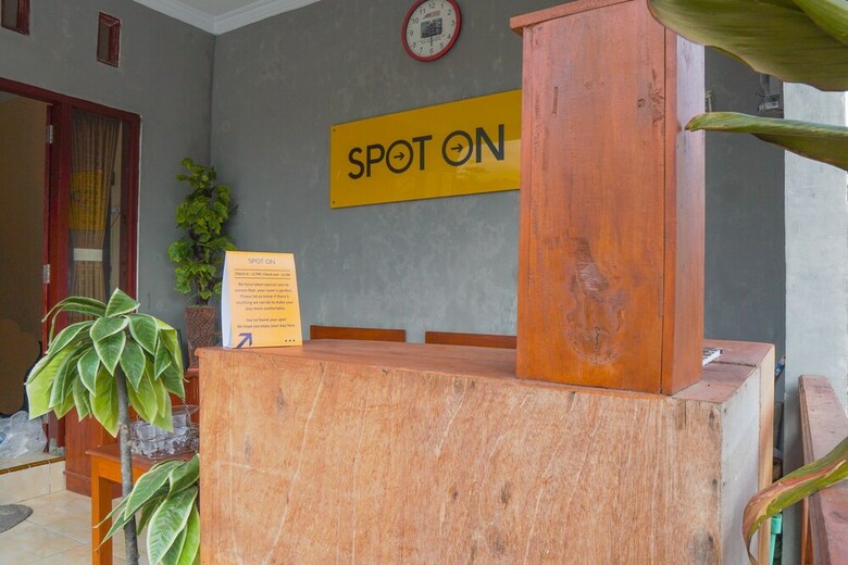 Hostal Spot On 1746 Putri Kuning Residence