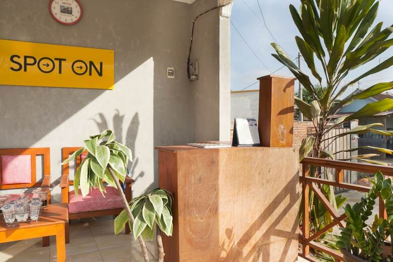 Hostal Spot On 1746 Putri Kuning Residence