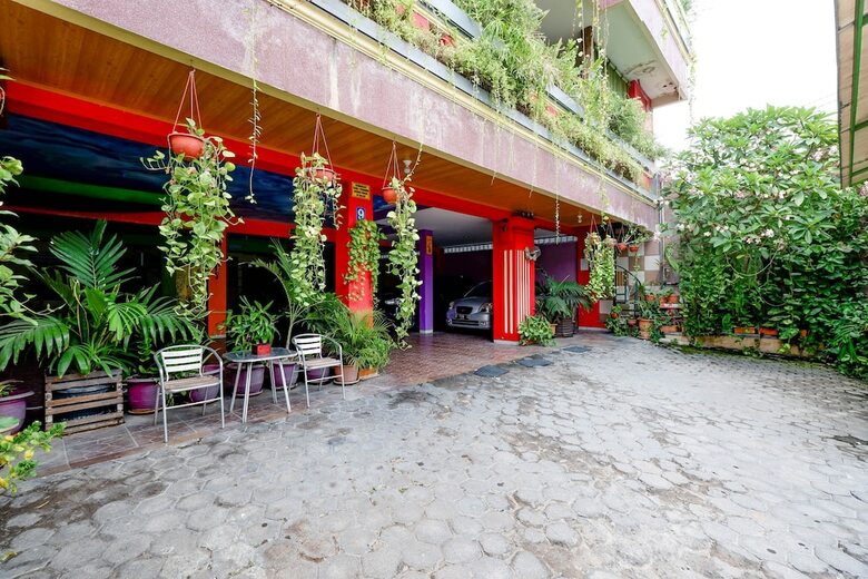Hostal Oyo 2095 Wisma Daun
