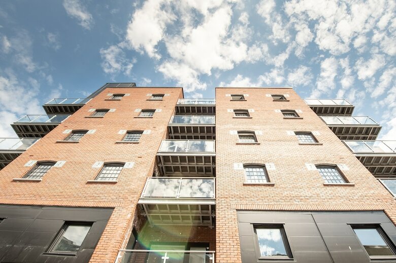Stylish Warehouse Apartment In Central Cardiff