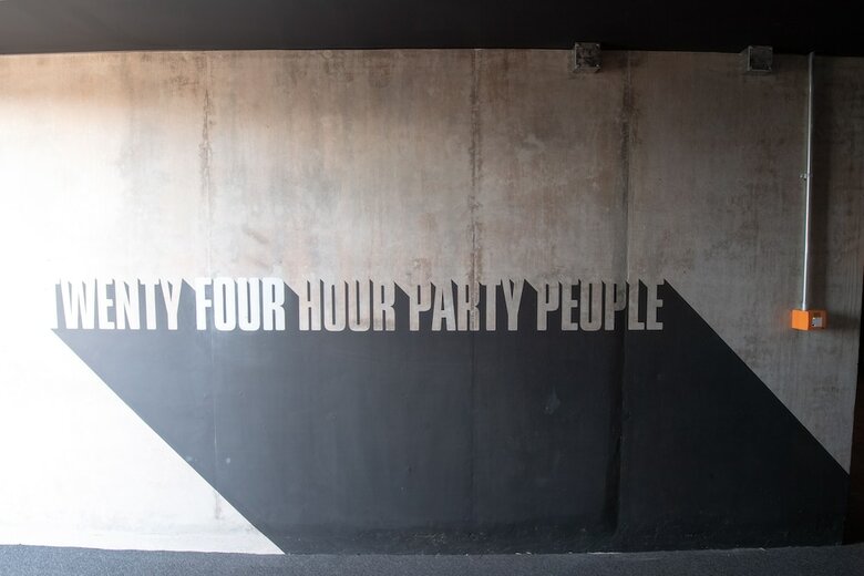 Stylish Warehouse Apartment In Central Cardiff