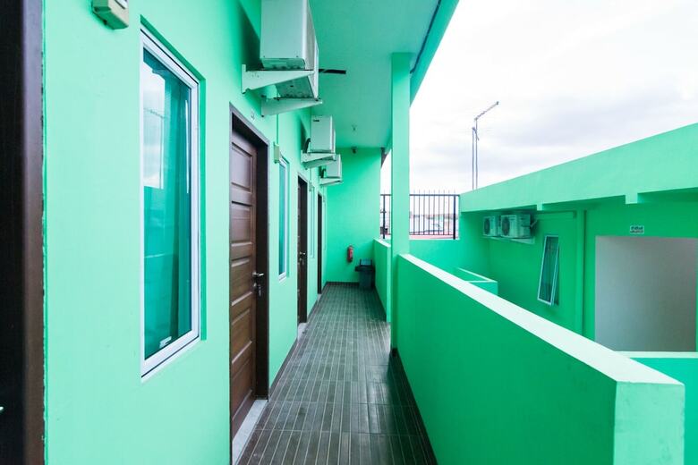 Hostal Oyo 1917 Mamora Homestay