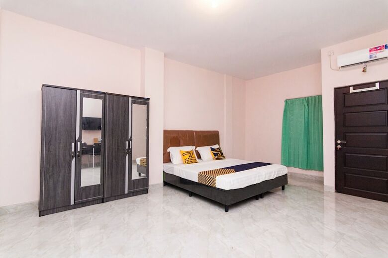 Hostal Oyo 1917 Mamora Homestay