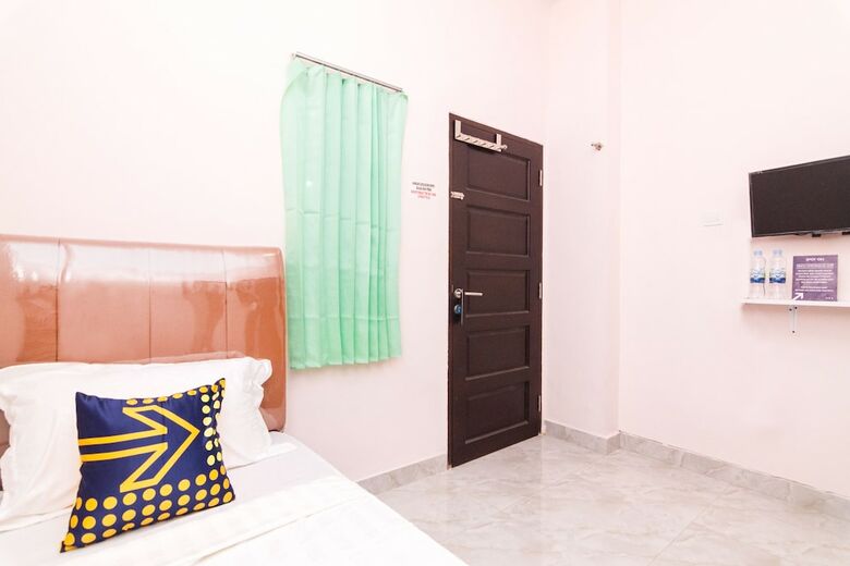 Hostal Oyo 1917 Mamora Homestay