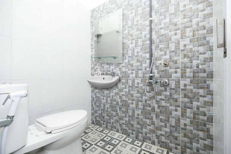Hostal Oyo 1998 Harmonis