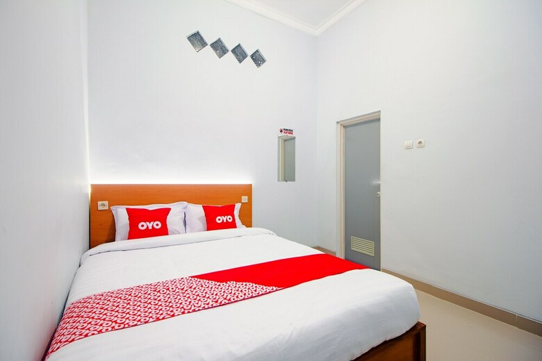 Hotel Oyo 2217 Permana Guesthouse Syariah