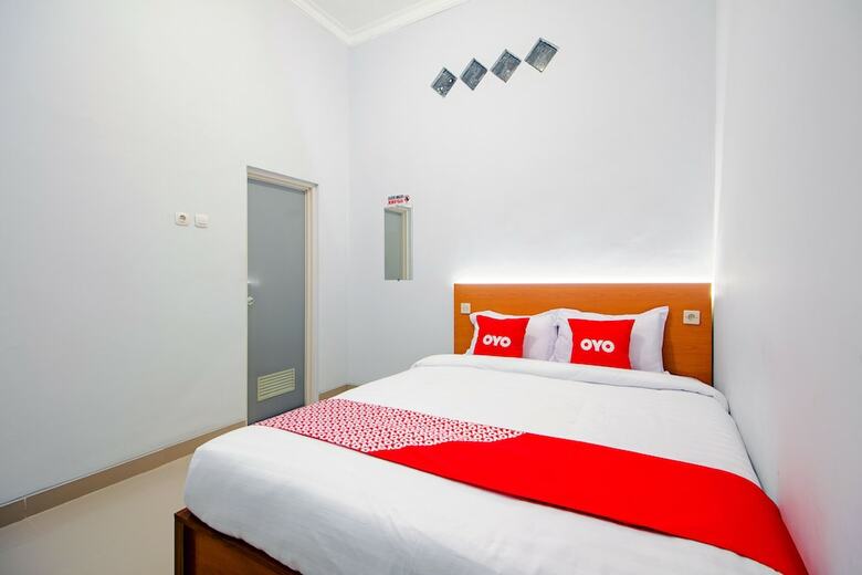 Hotel Oyo 2217 Permana Guesthouse Syariah