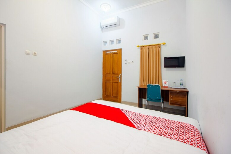 Hotel Oyo 2217 Permana Guesthouse Syariah