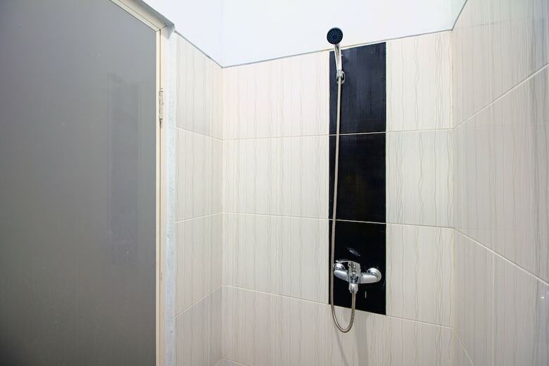 Hotel Oyo 2217 Permana Guesthouse Syariah