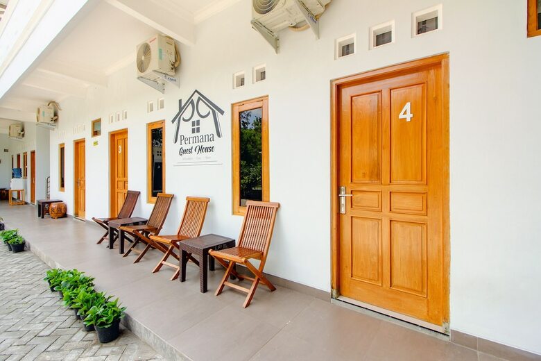 Hotel Oyo 2217 Permana Guesthouse Syariah