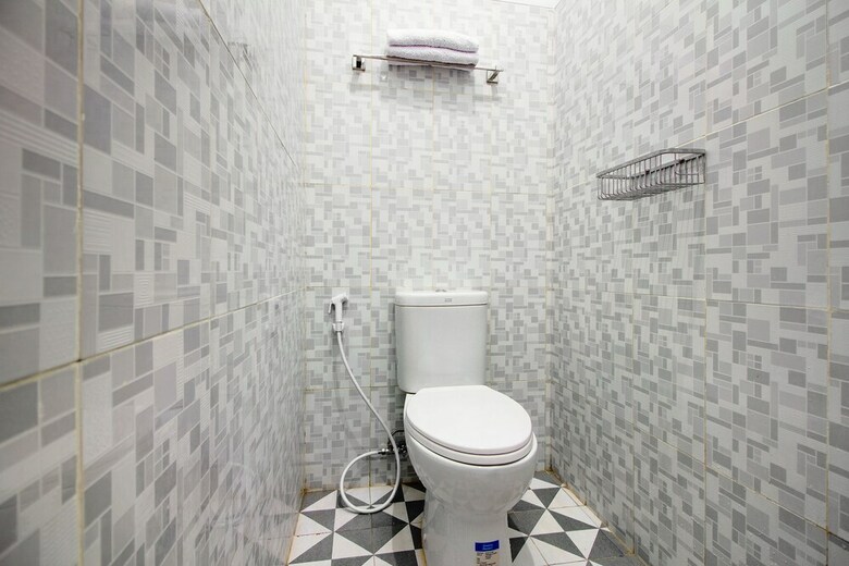 Hotel Oyo 2217 Permana Guesthouse Syariah