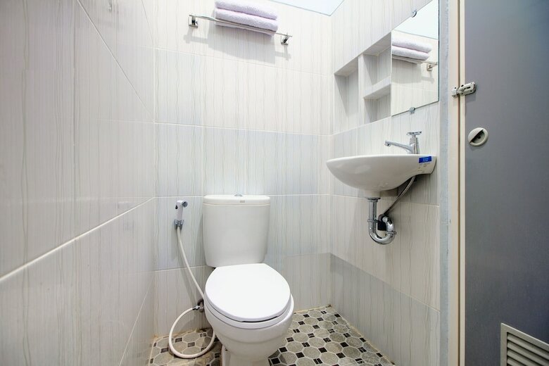 Hotel Oyo 2217 Permana Guesthouse Syariah