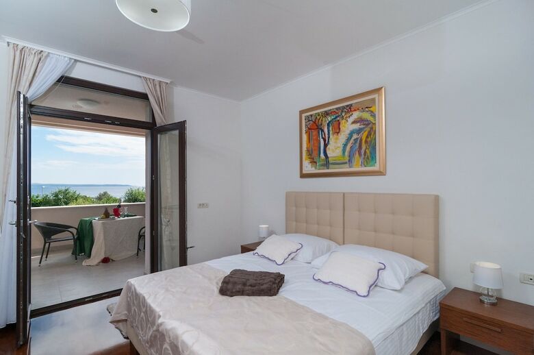 Hotel Luxury Rooms Near The Beach 1