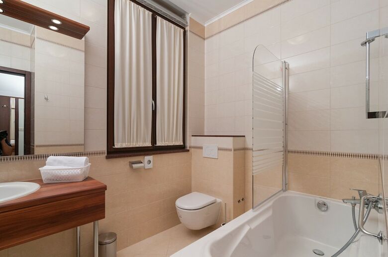Hotel Luxury Rooms Near The Beach 1