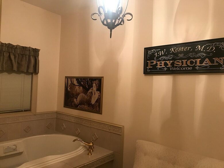 Bed & Breakfast Iron Amethyst Inn