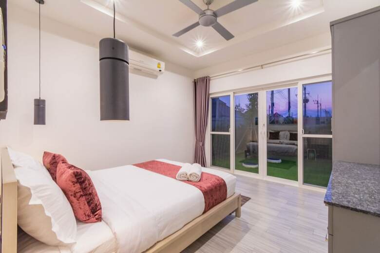 Tropical 3 Bedrooms Pool Villa Mp75