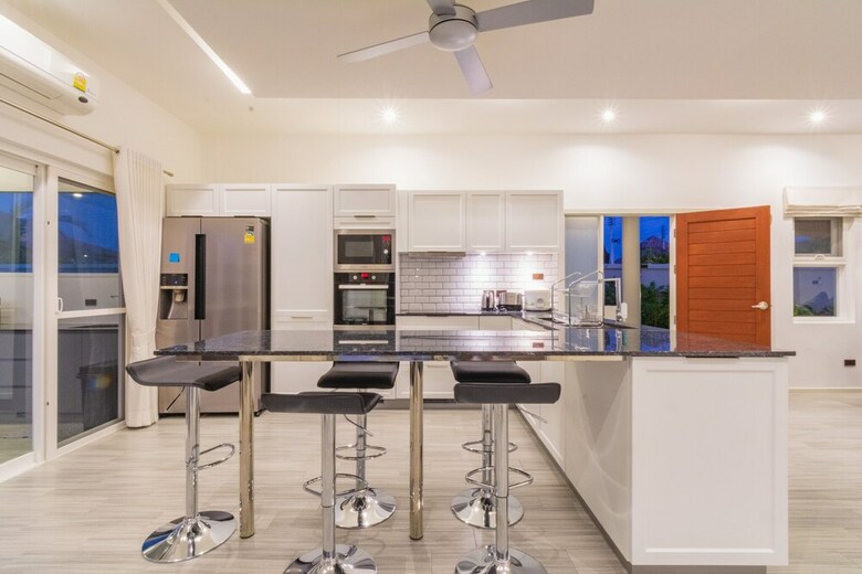 Tropical 3 Bedrooms Pool Villa Mp75