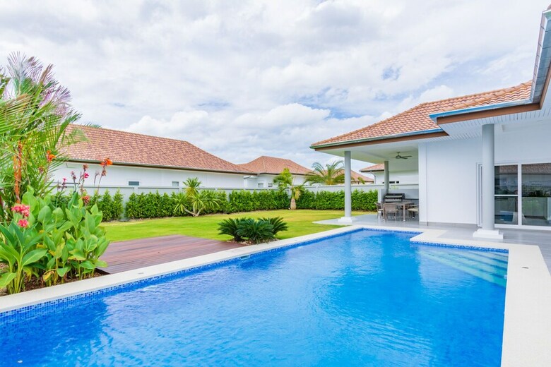 Tropical 3 Bedrooms Pool Villa Mp75