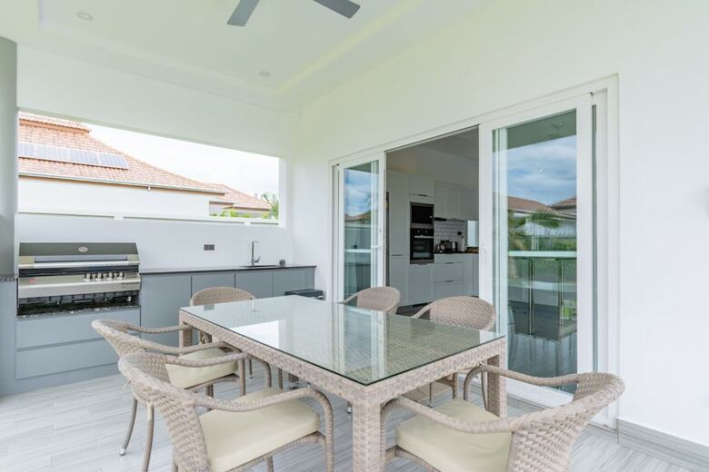 Tropical 3 Bedrooms Pool Villa Mp75