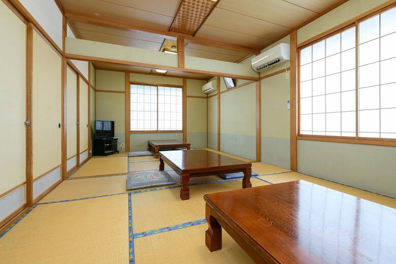 Hotel Oyo Ryokan Ryosou Minato Sado