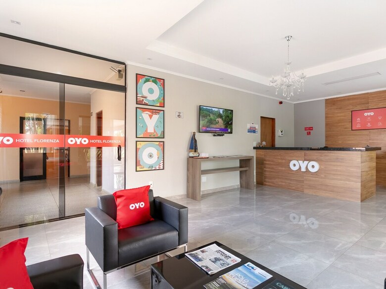 Oyo Florenza Palace Hotel