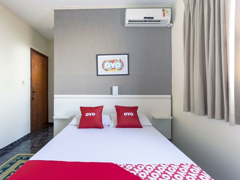 Oyo Florenza Palace Hotel