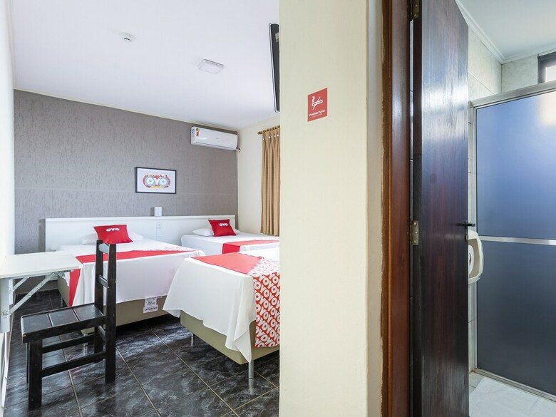 Oyo Florenza Palace Hotel