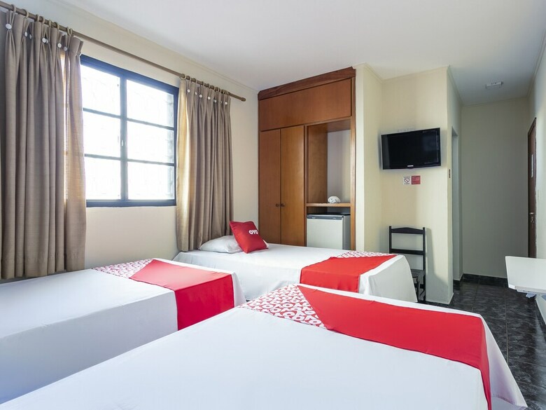Oyo Florenza Palace Hotel