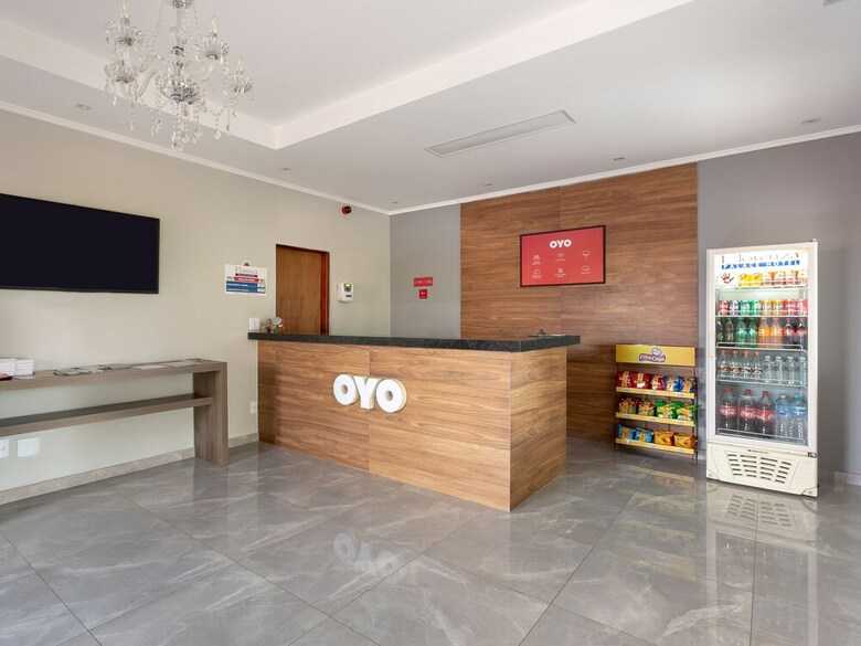 Oyo Florenza Palace Hotel