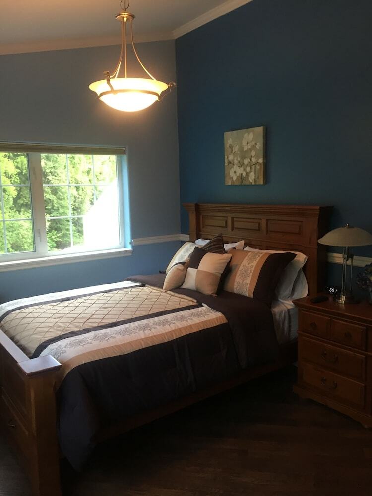 Bed & Breakfast Aurora Pioneer Manor