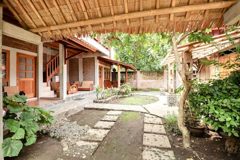 Hotel Saka Homestay