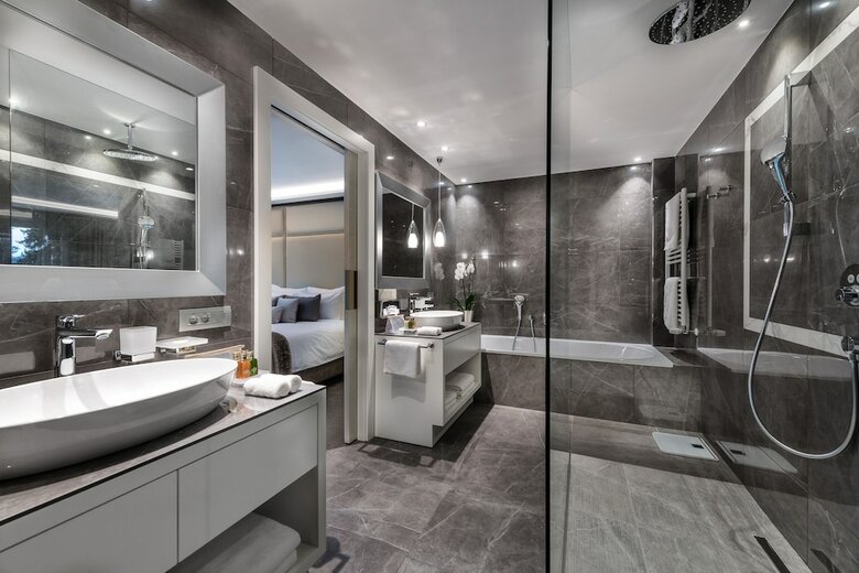 Hotel Villa Eden - The Leading Park Retreat