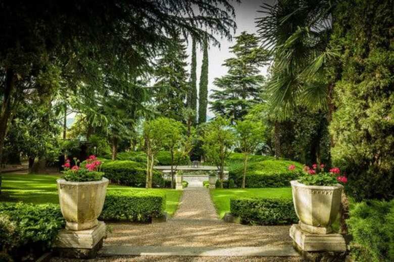 Hotel Villa Eden - The Leading Park Retreat