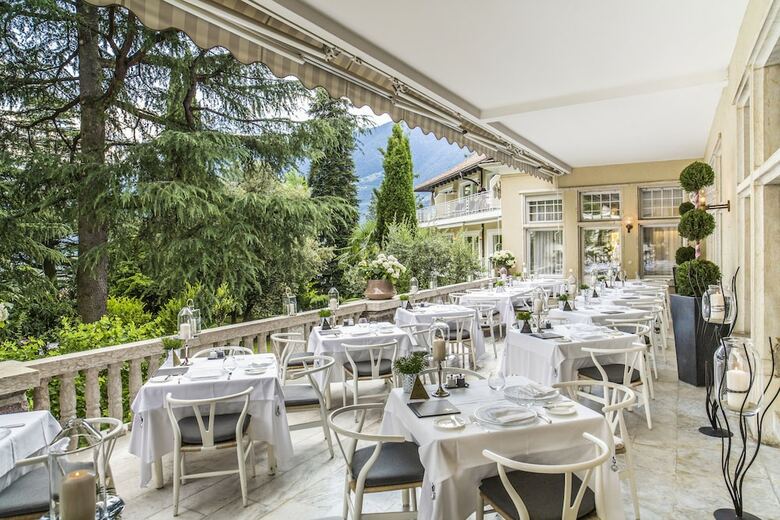 Hotel Villa Eden - The Leading Park Retreat
