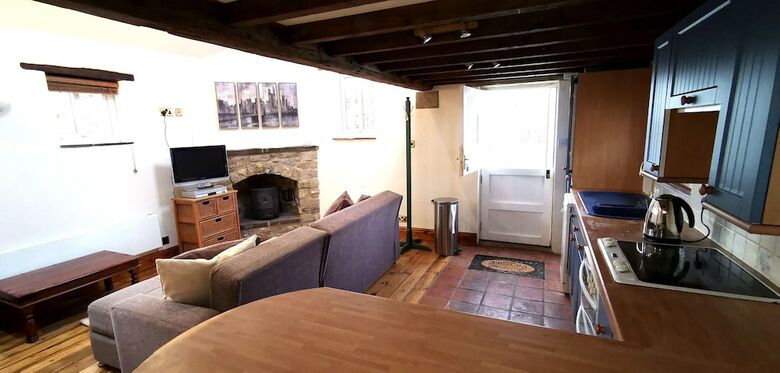 Country School Cottage Close To Harwood