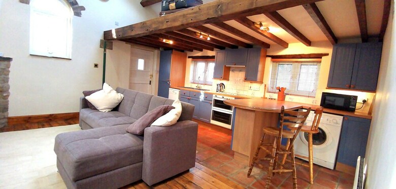 Country School Cottage Close To Harwood
