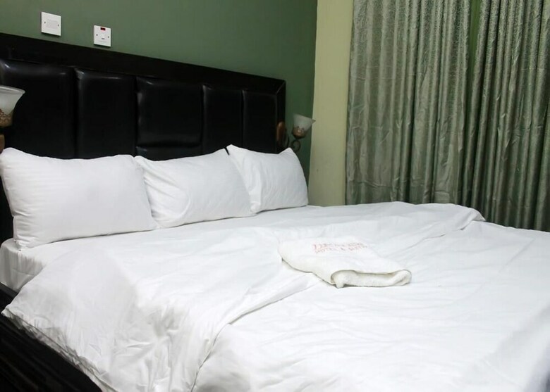 Demeg Hotel And Suites
