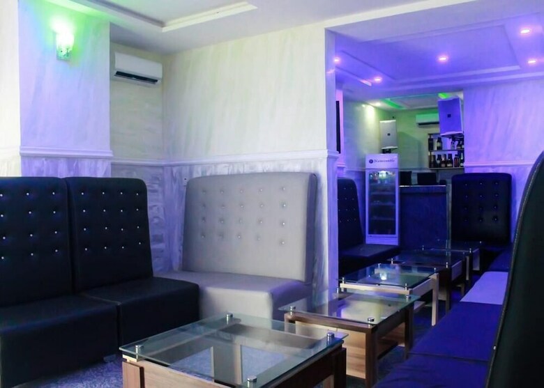 Demeg Hotel And Suites