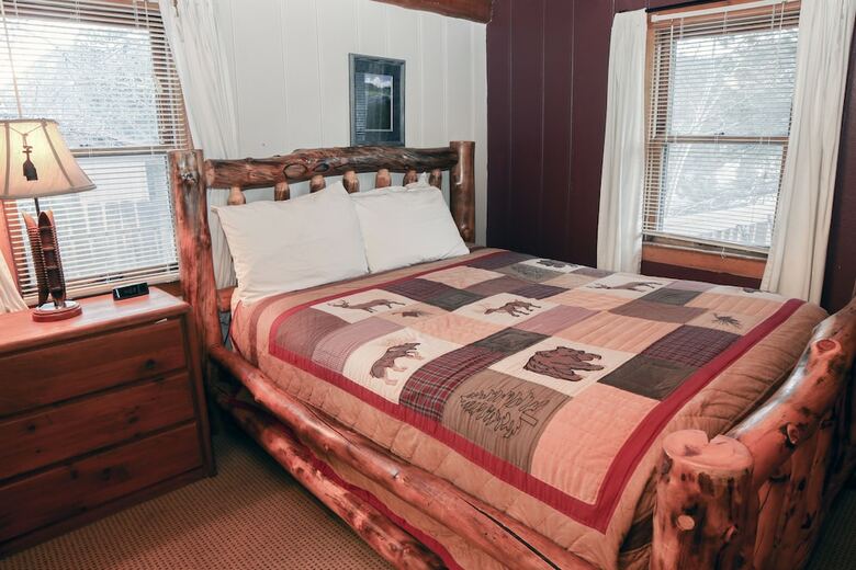 Cabana Lazy R Cottages: 3