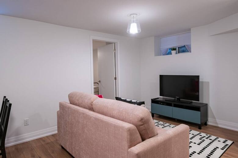 Apartamento Cozy 2 Bedroom Suite Near High Park