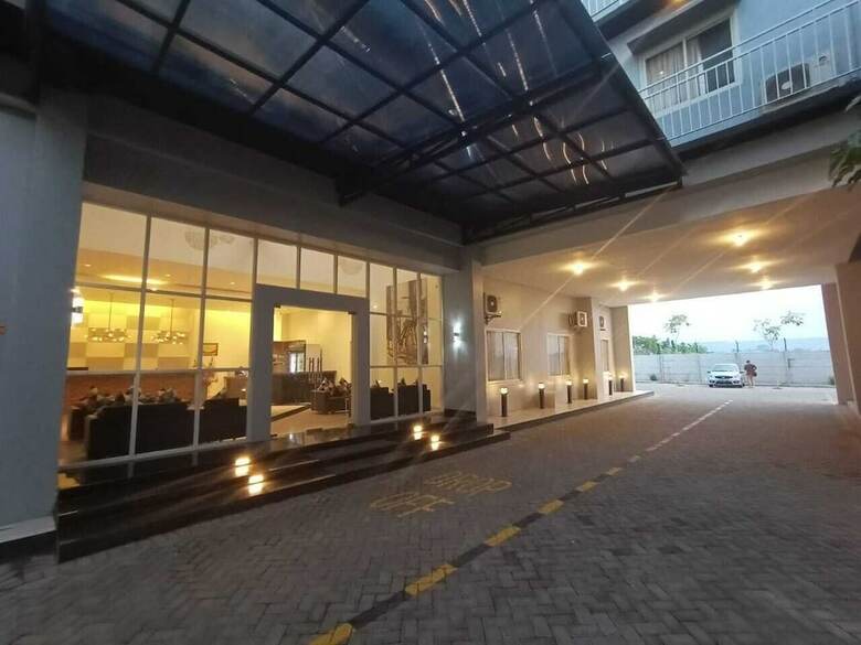 Votel Hotel Charis Tuban