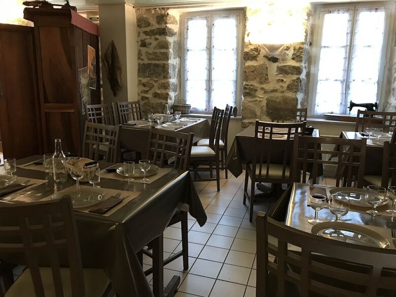 L'oustal Des Bancs