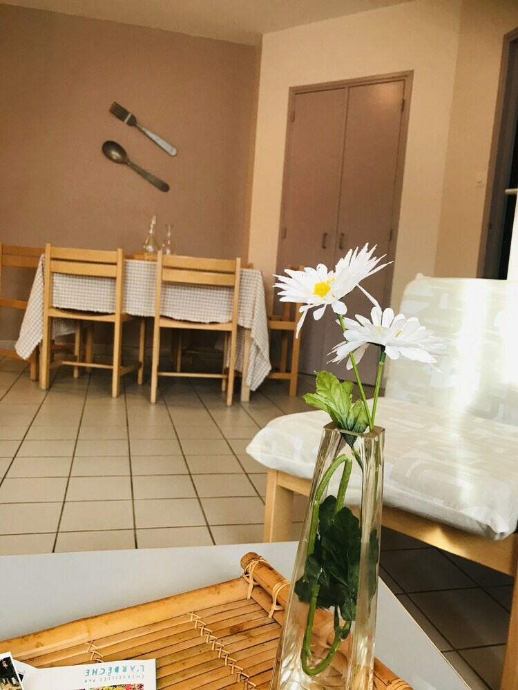 L'oustal Des Bancs