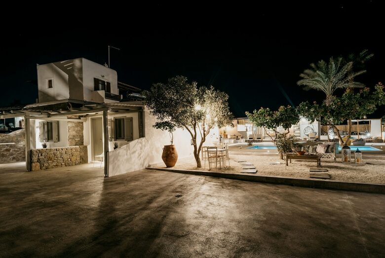 Aparthotel White And Grey